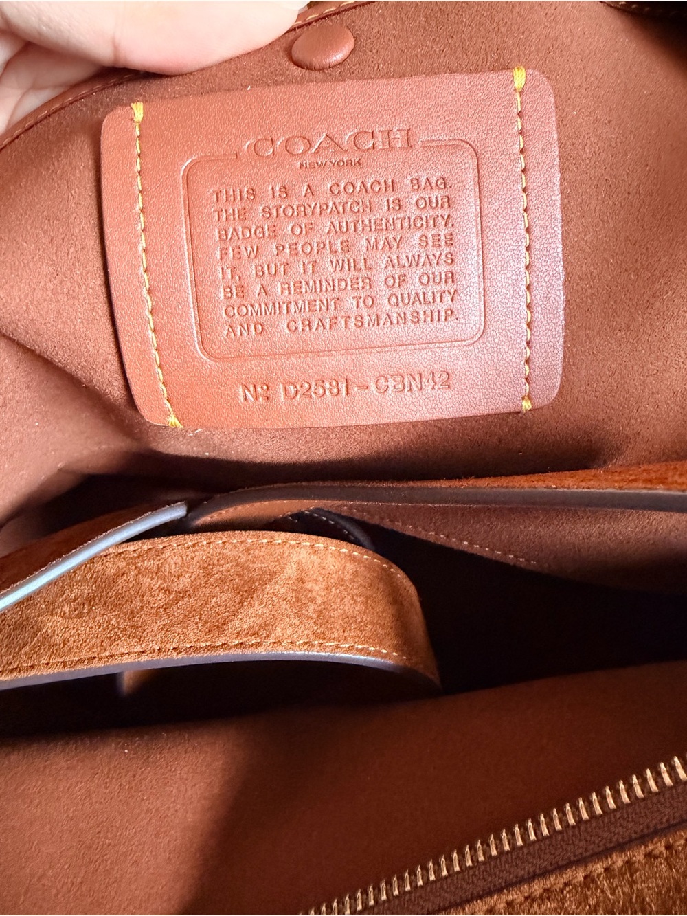 Coach empire carryall 40 Suede with Leather Tag (Fall bag πππ)! - Picture 9 of 12